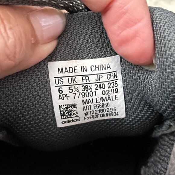 adidas Yeezy Boost 700 V2 Sneakers -  Women's 7 / Men's 6 (2019) - Picture 6 of 12